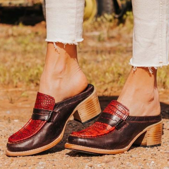 FREEBIRD BY STEVEN COLLINS MULES SIZE 7 red croc - Picture 1 of 8